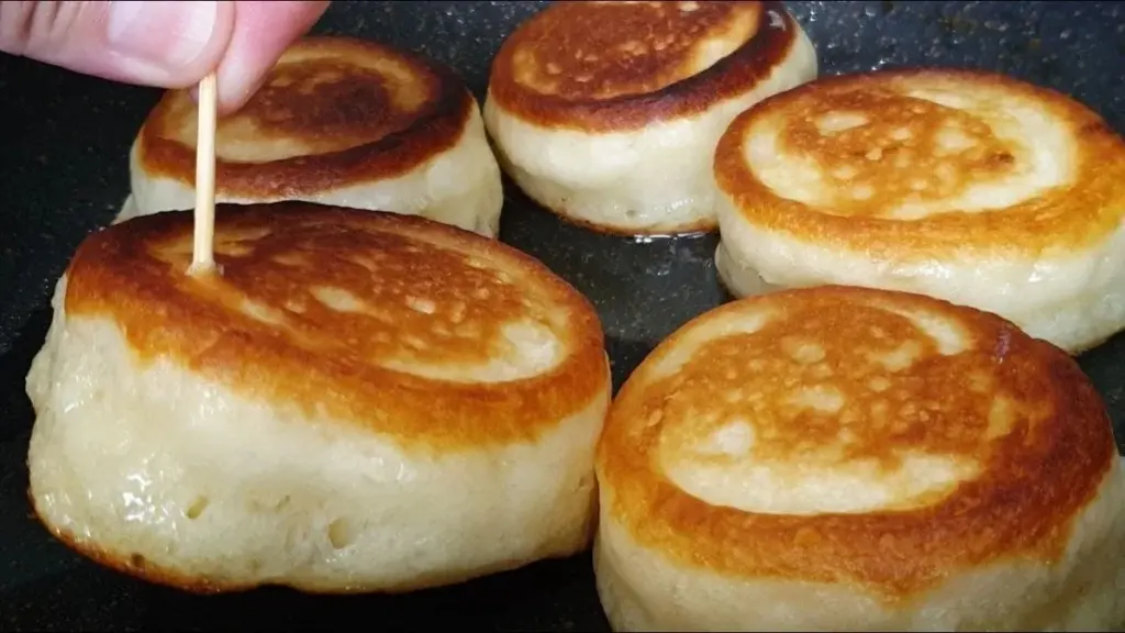 5 minuters fluffiga pannkakor – receptet med filmjölk som dina gäster älskar