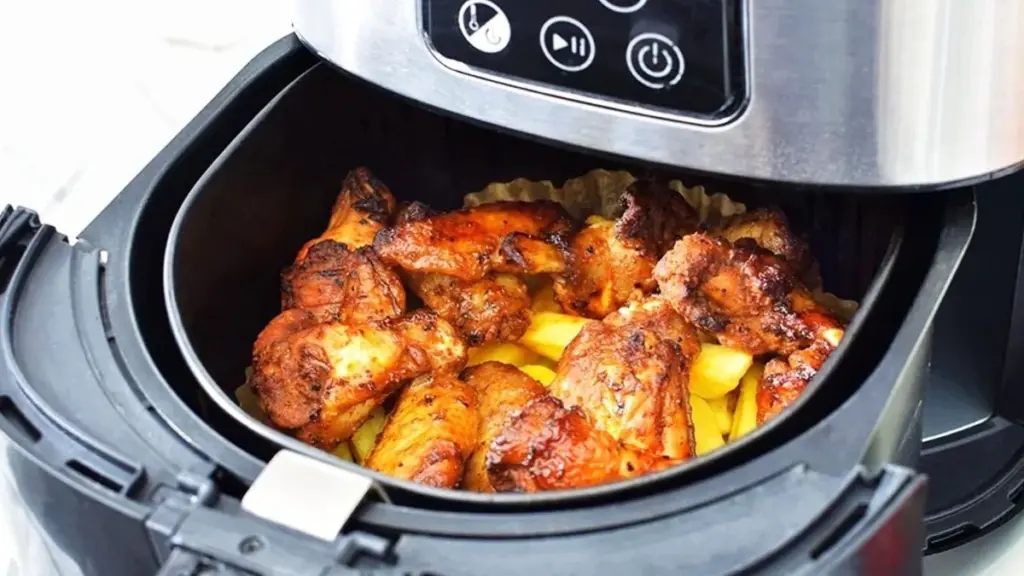 Är din airfryer mer än en brödrost? Detta bör du ALDRIG lägga i den!