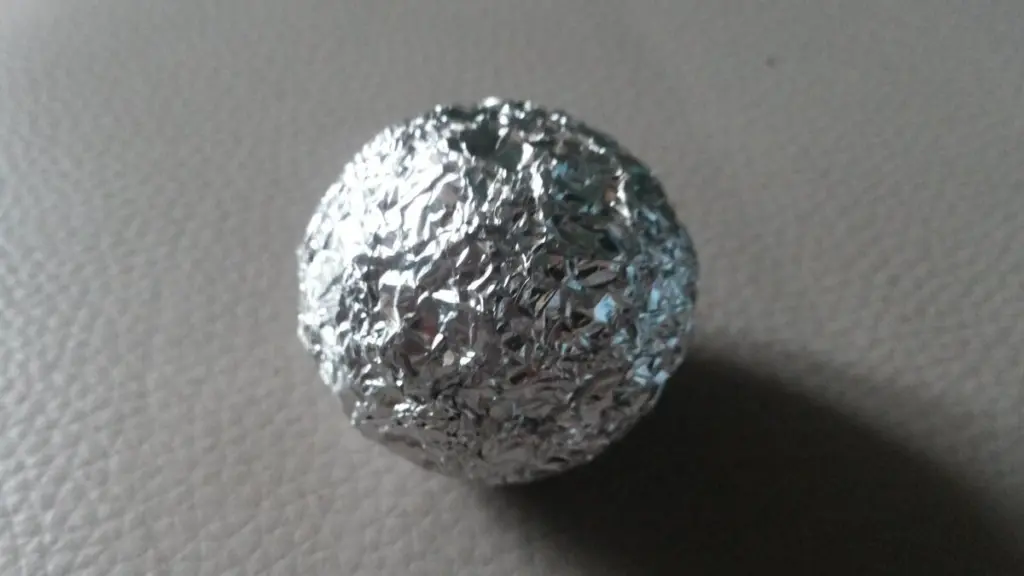 Avslöjandet: Varför din aluminiumfolie har en blank och en matt sida