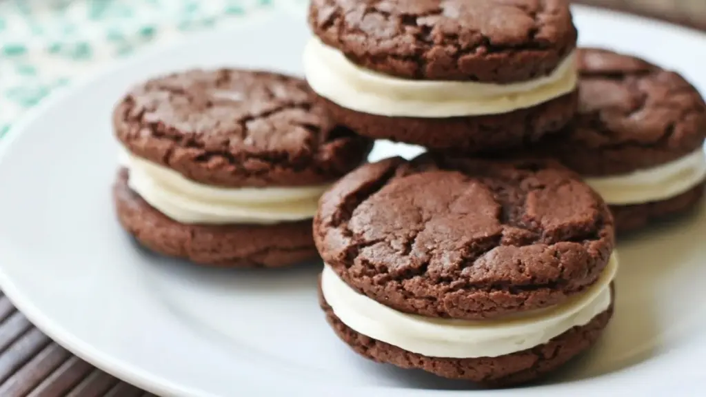 Chokladiga whoopie pies med fluffig mascarponekräm: en himmelsk hemmagjord njutning