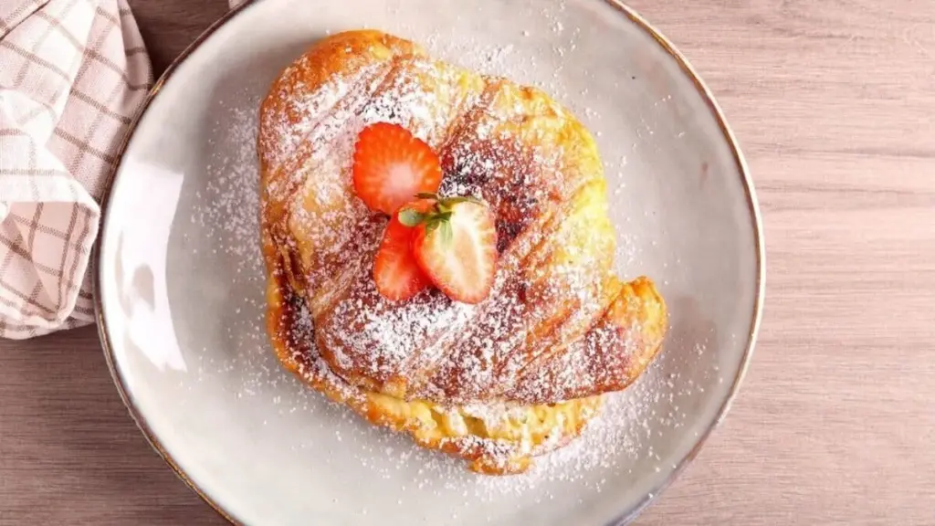Croissant-hacket: gör din frukost oemotståndligt god på minuter