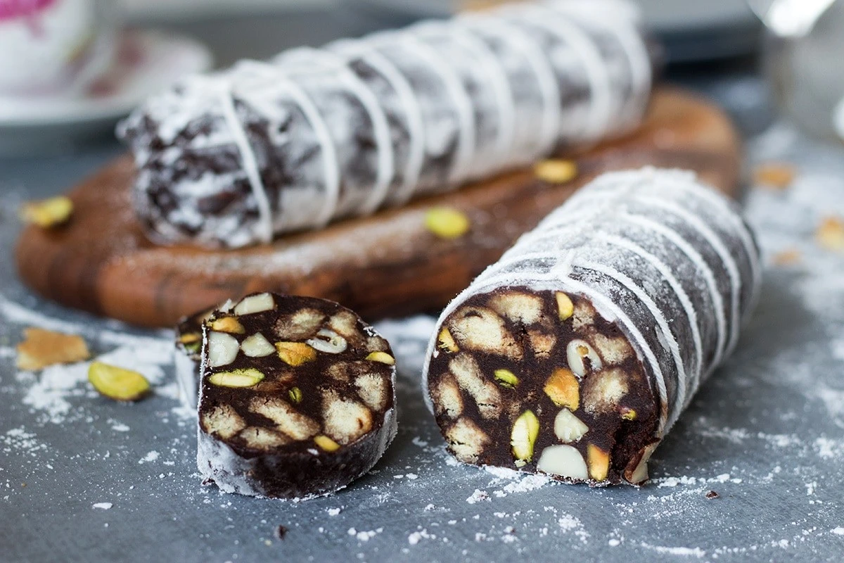 Desserteksperten avslører: Hvordan små justeringer forvandler ditt kakesjokoladesalami til en gourmetopplevelse - image 1