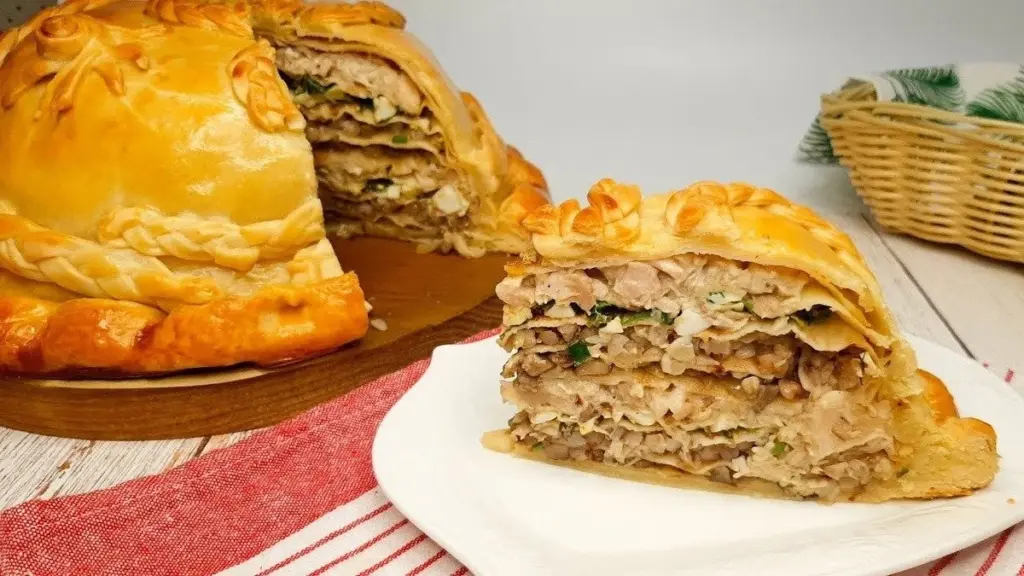 Enkel kycklingpaj med lök och potatis: Saftig, snabb och otroligt god