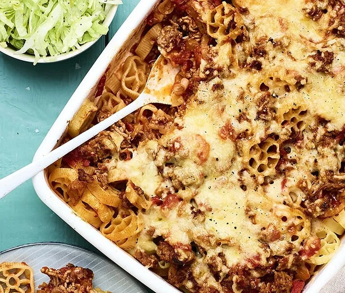 Enkelt gratinerat med köttfärs och gnocchi: Din nya favoriträtt för vardagen - image 1