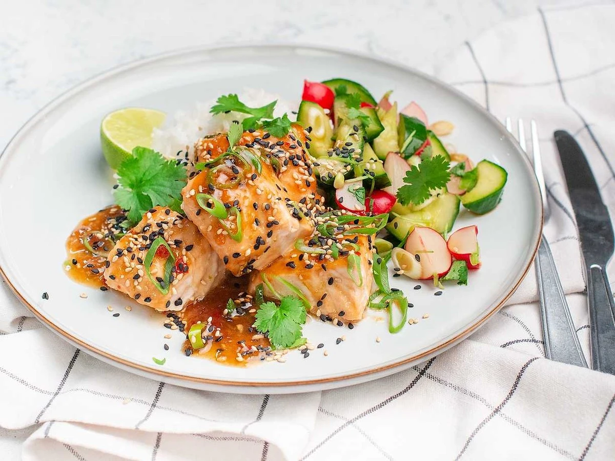 Få restauranglyx hemma – snabbt och enkelt recept på krämig lax med soltorkad tomat - image 1