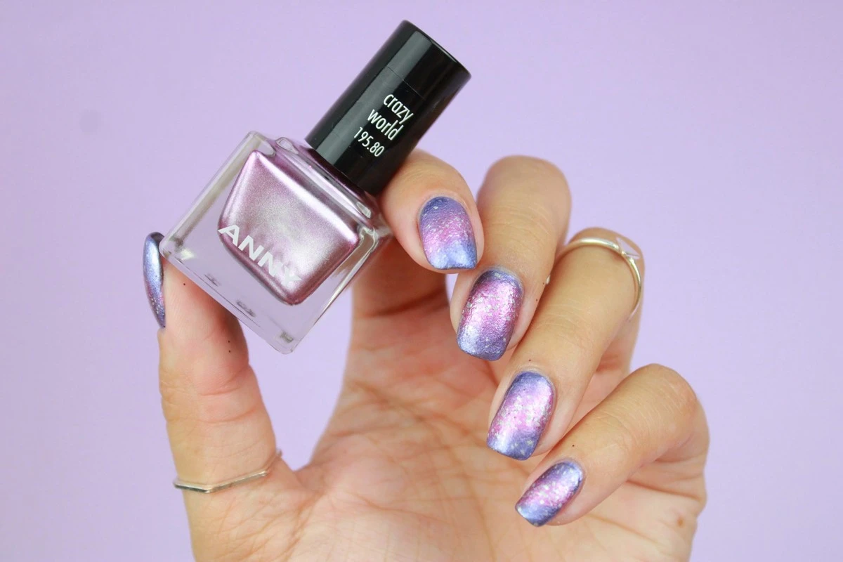 Fem nagellack färger som ger dina händer ett yngre utseende - image 1