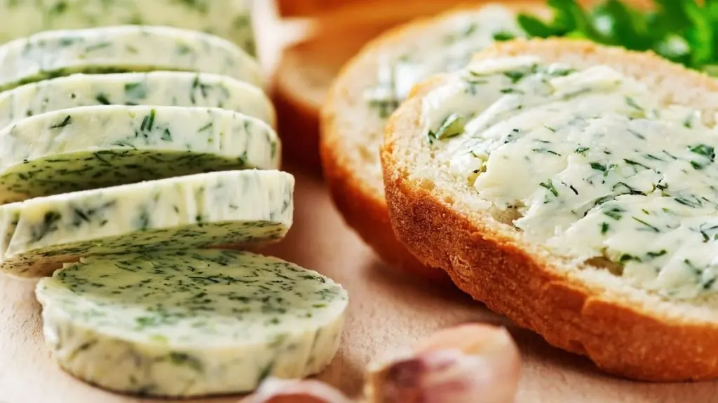 Feta-olivröra som förvandlar varje bröd till en stjärna