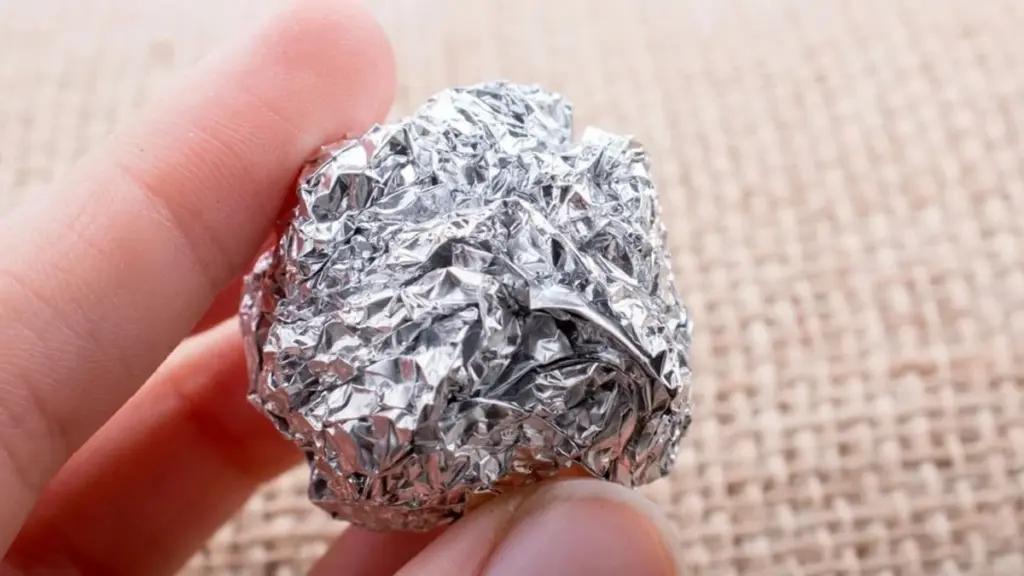 Glöm köksbänken: Varför du alltid bör ha en bit aluminiumfolie i jackfickan