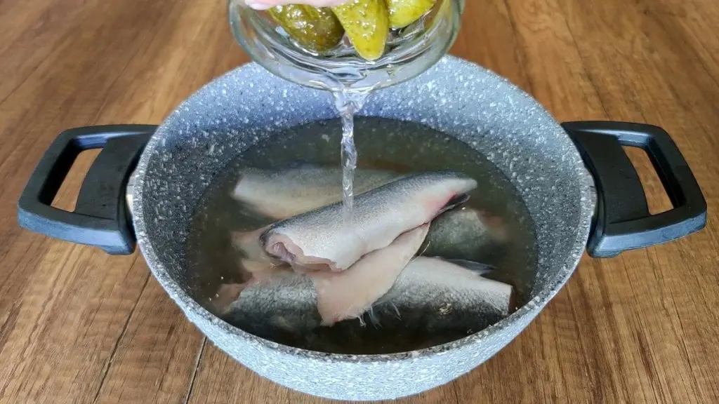 Hemligheten bakom restaurangfisken: Enkel saltlag för perfekt stekning