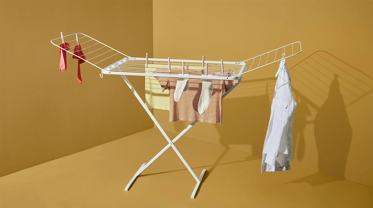 Smarta IKEA-tvätthängare som sparar utrymme och torkar kläder snabbare, perfekt för vintern - image 1