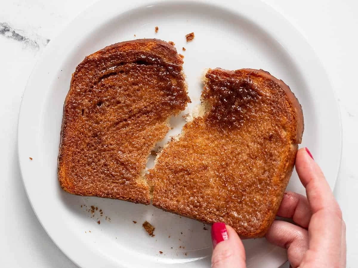Snabbfrukosten som trollar bort morgonstressen: Toast med ost och ägg på 5 minuter i airfryern - image 1